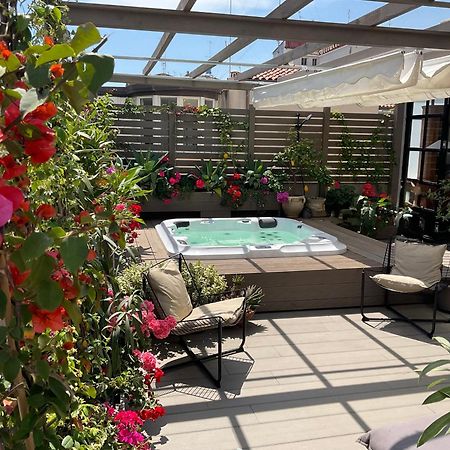 カターニア Fra Le Righe Bed & Breakfast エクステリア 写真