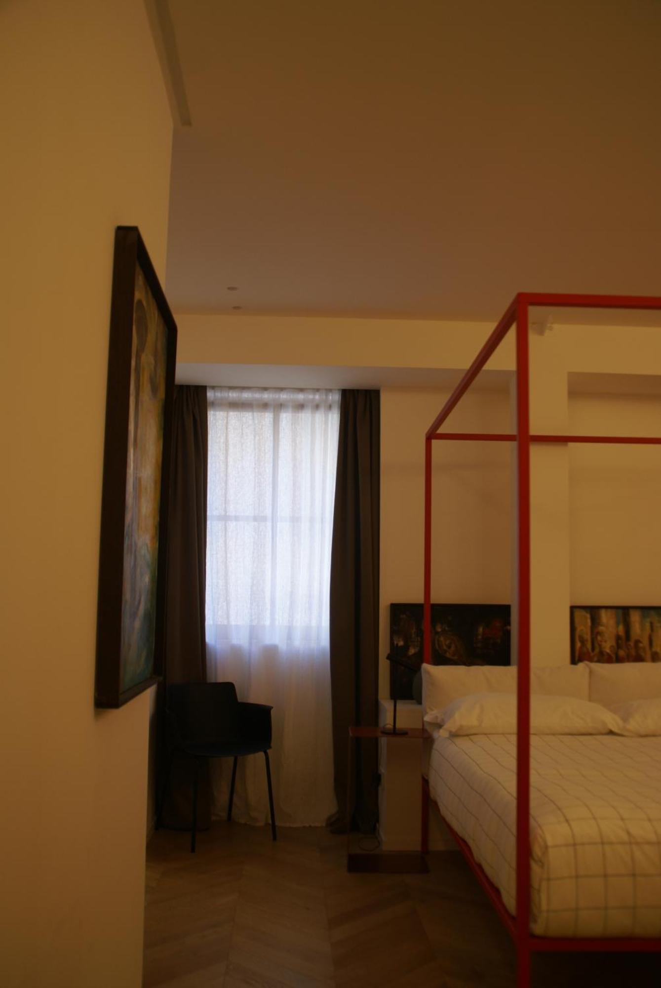 カターニア Fra Le Righe Bed & Breakfast エクステリア 写真